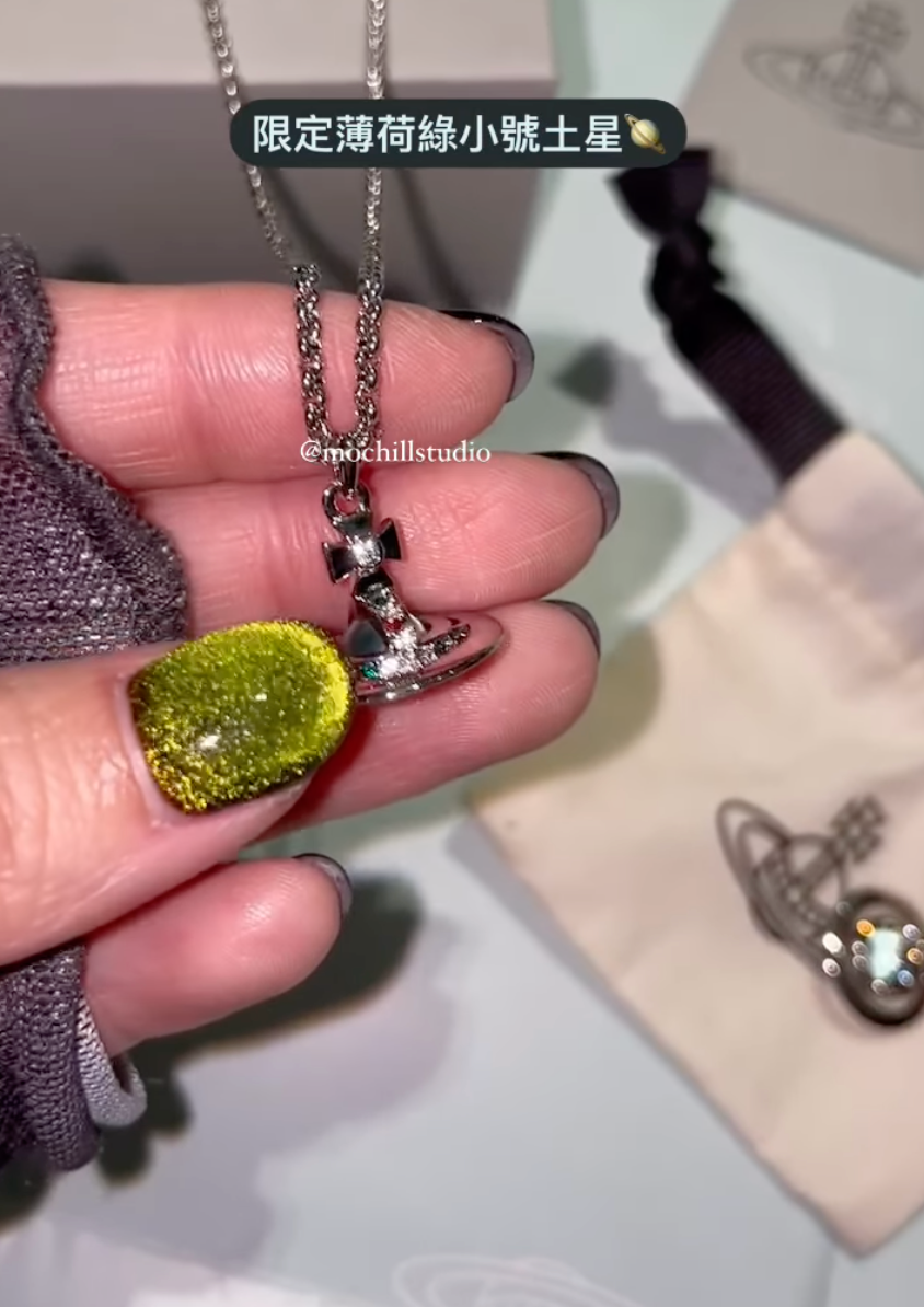 Vivienne Westwood 限定限量薄荷綠立體土星項鍊(全尺寸!)