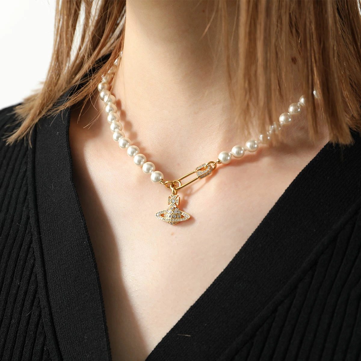 Vivienne Westwood Lucrece Pearl Necklace 別針土星珍珠項鍊(共2色!)