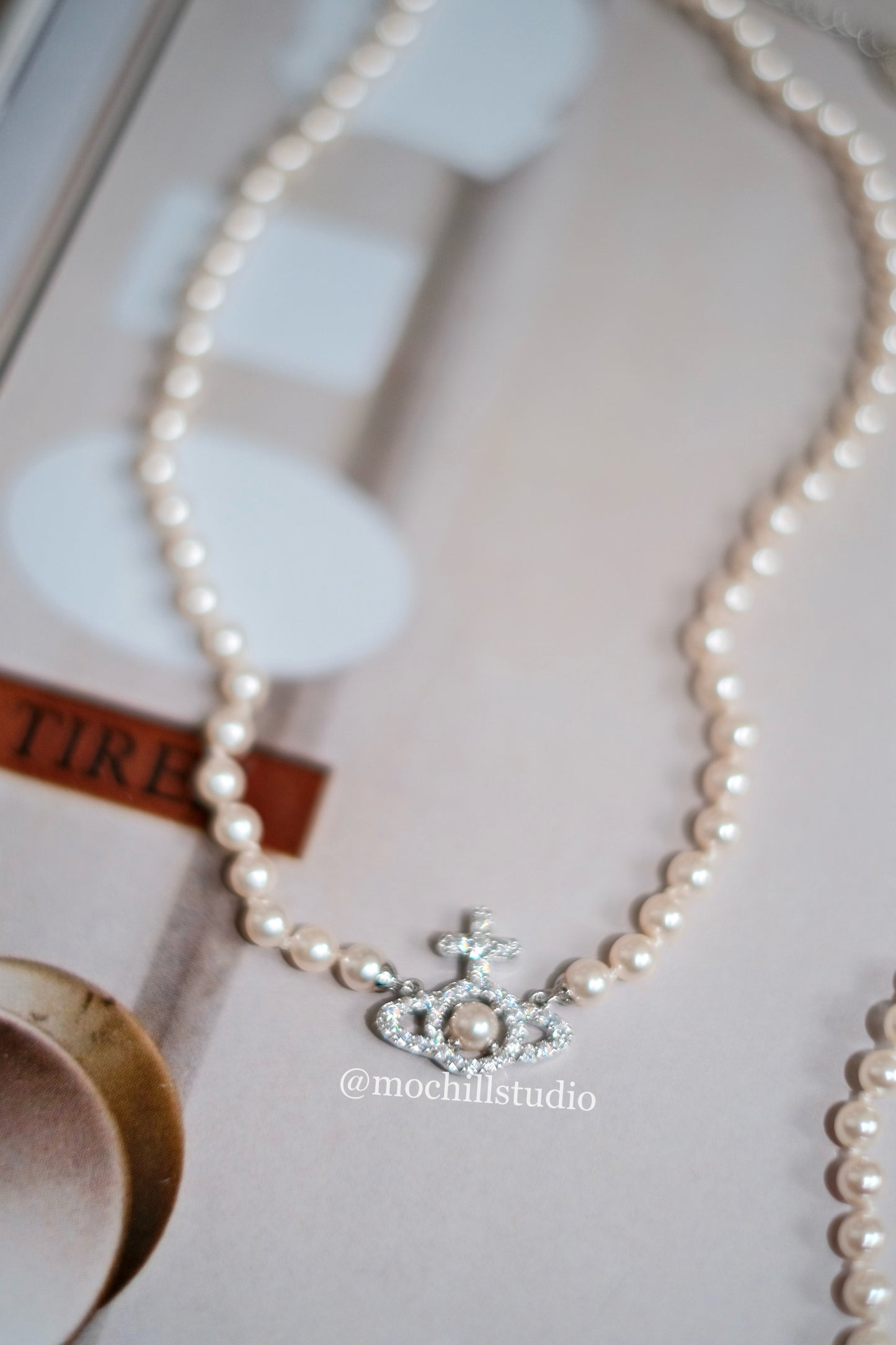 Vivienne Westwood Olymphia pearl Necklace 滿鑽珍珠土星頸鍊