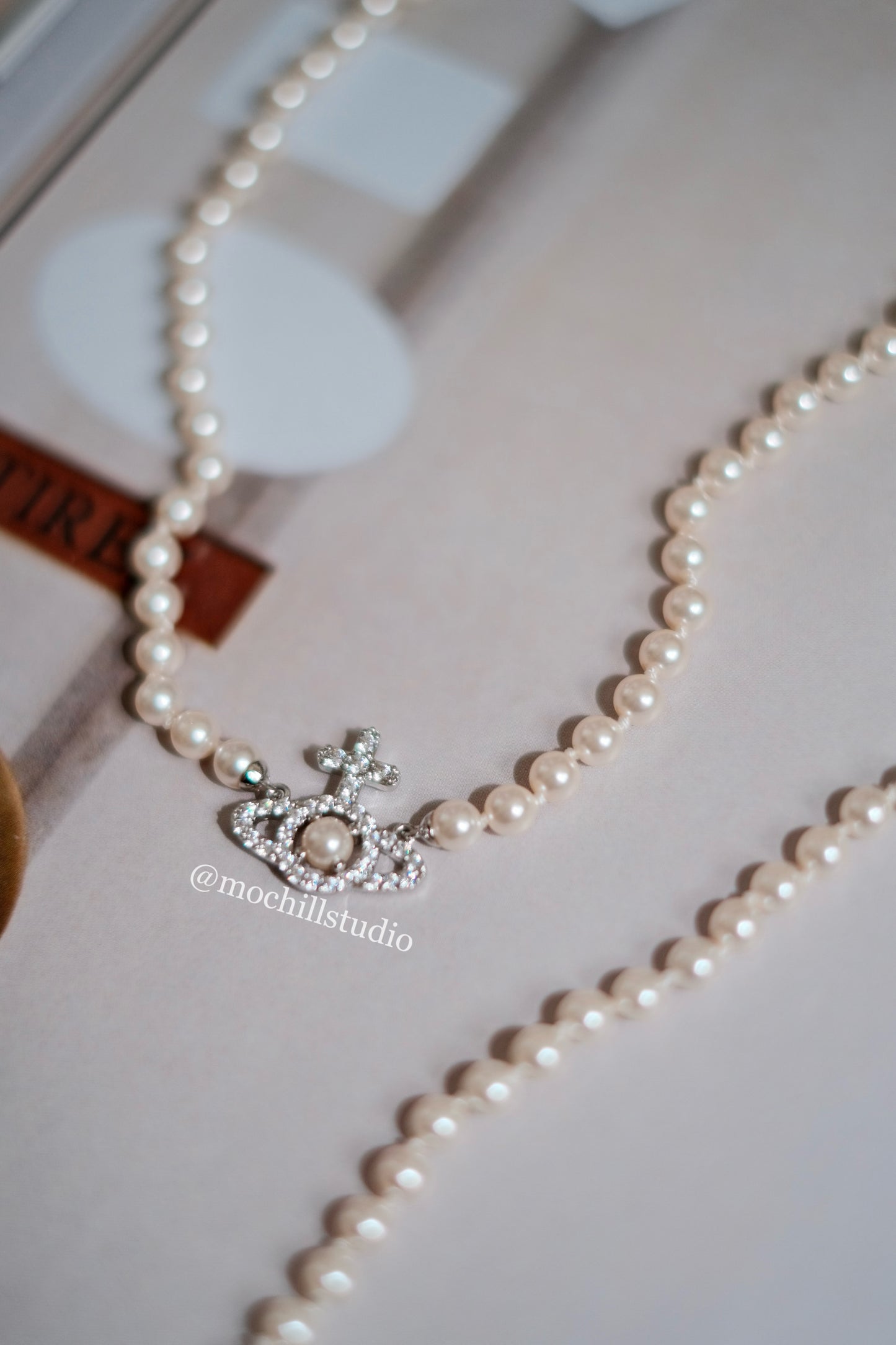 Vivienne Westwood Olymphia pearl Necklace 滿鑽珍珠土星頸鍊