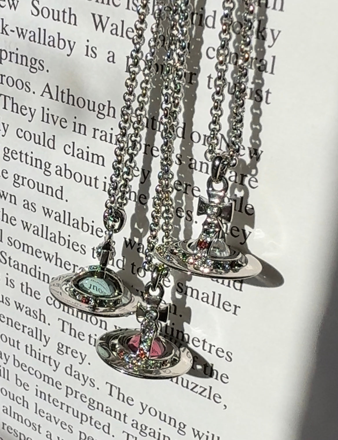 Vivienne Westwood New Petite Orb Pendant Necklace 限定限量莓果粉立體土星項鍊(全尺寸!)