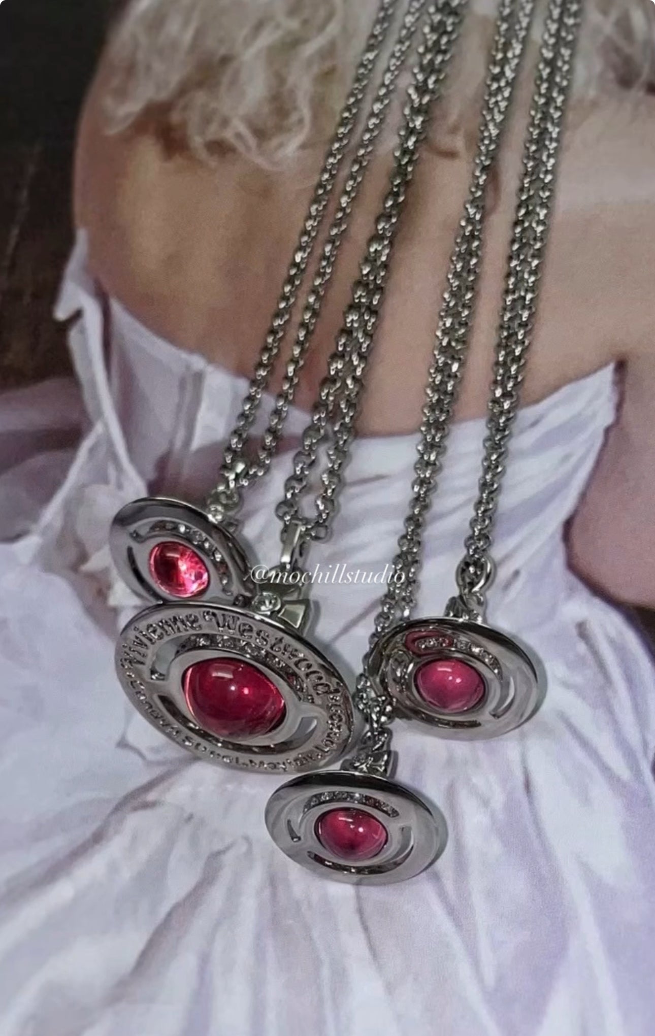Vivienne Westwood New Petite Orb Pendant Necklace 限定限量莓果粉立體土星項鍊(全尺寸!)