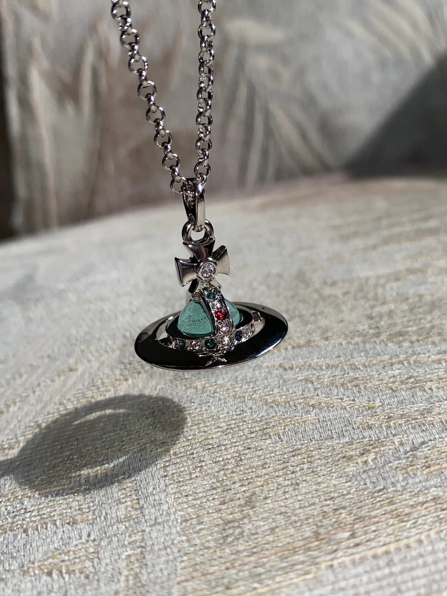 Vivienne Westwood 限定限量薄荷綠立體土星項鍊(全尺寸!)