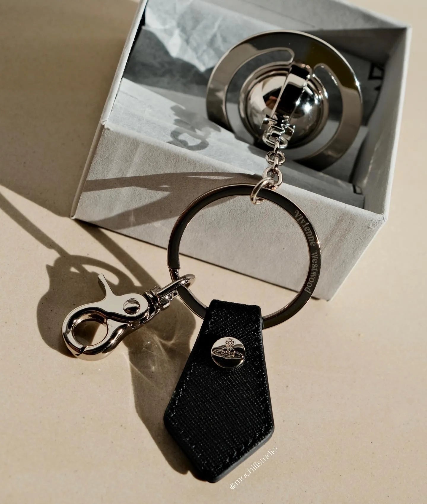 Vivienne Westwood Saffiano 3D 立體土星鑰匙圈(共3色!)