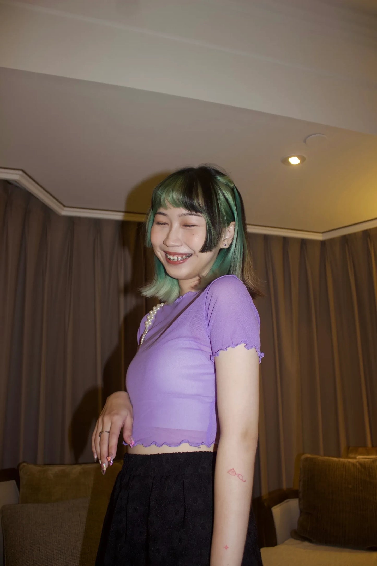 (現貨!)𝐐𝐐 𝐰𝐢𝐭𝐡 𝐦𝐞!𝐐𝐐 邊透膚短袖內搭 ❤︎