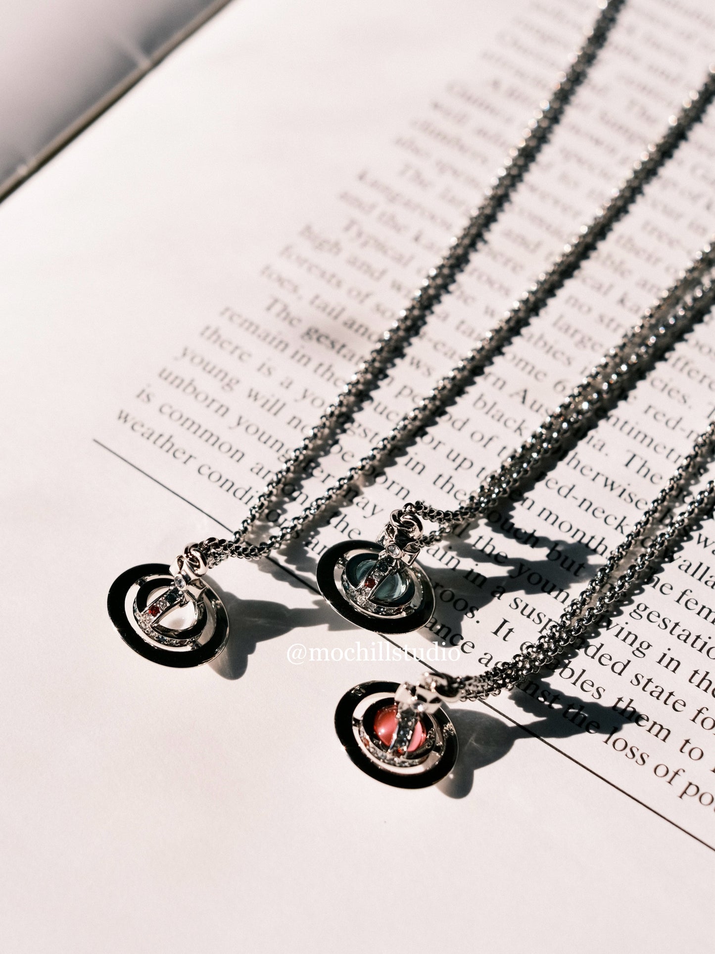 Vivienne Westwood New Petite Orb Pendant Necklace 限定限量莓果粉立體土星項鍊(全尺寸!)