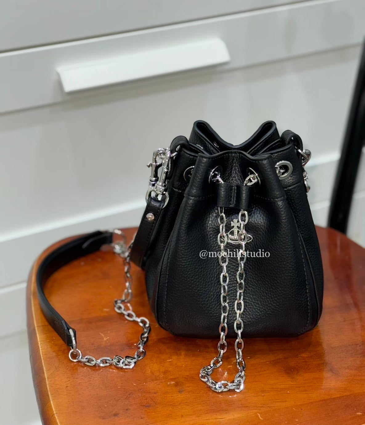 Vivienne Westwood Chrissy small Bucket bag 鏈條手提肩背包