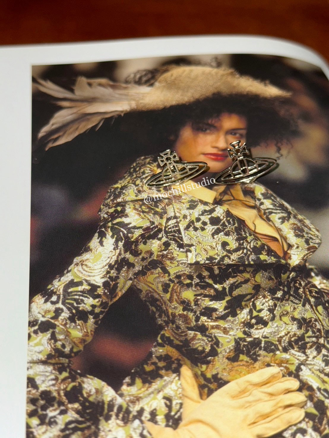 Vivienne Westwood Thin Lines Earrings 平面土星耳環(共3色!)