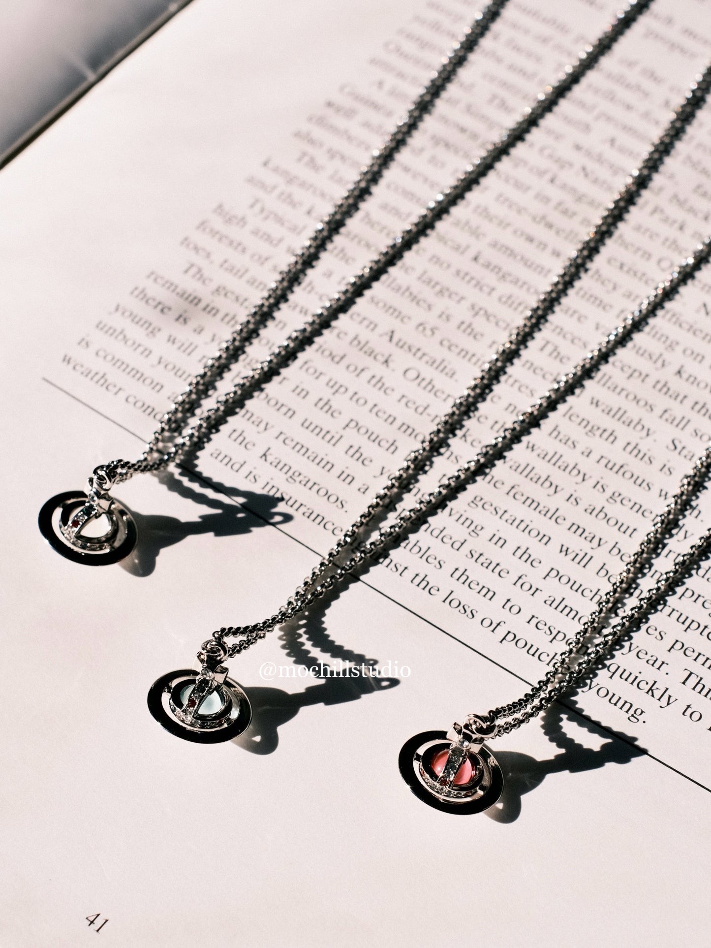 Vivienne Westwood New Petite Orb Pendant Necklace 限定限量莓果粉立體土星項鍊(全尺寸!)
