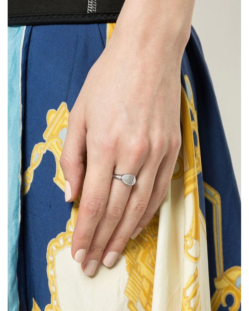 Vivienne Westwood Tilly Ring 純銀篆刻圓盤戒指