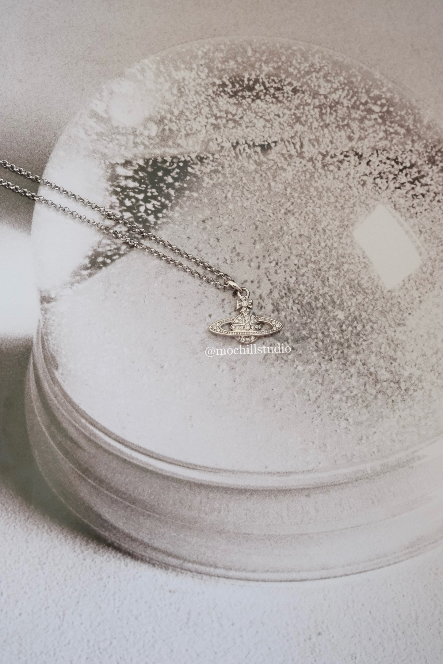 Vivienne Westwood Mini Bas Relief Necklace 經典滿鑽土星項鍊(共4色!)