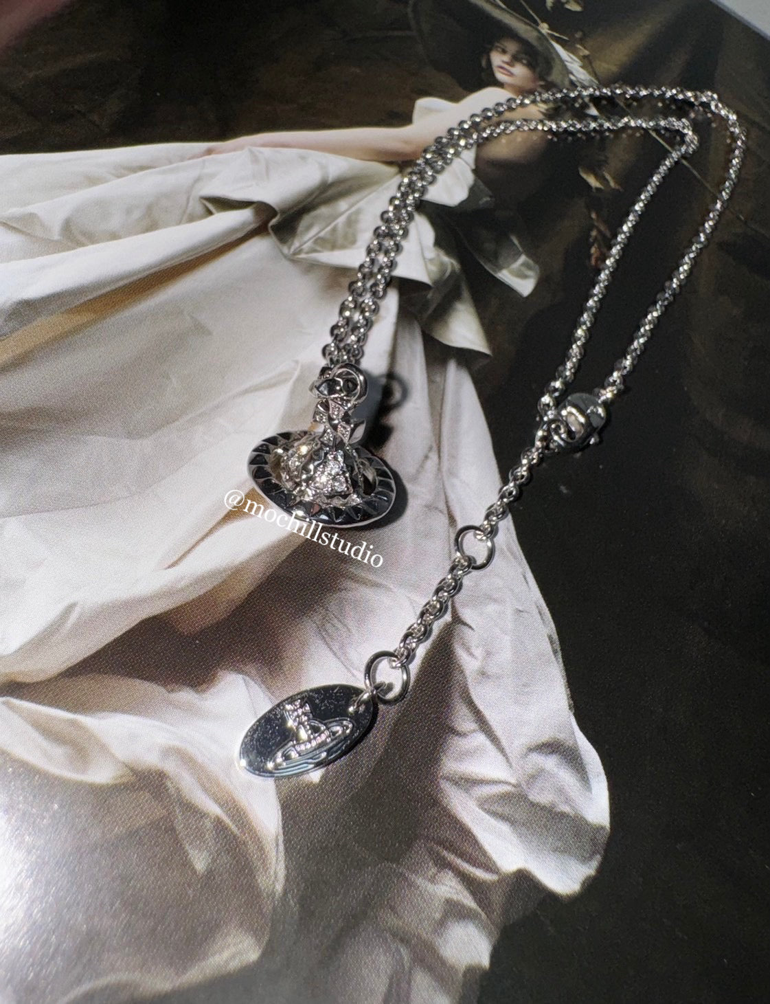 Vivienne Westwood Mayfair Small Orb Necklace 卯釘水晶立體土星項鍊(共3色!)