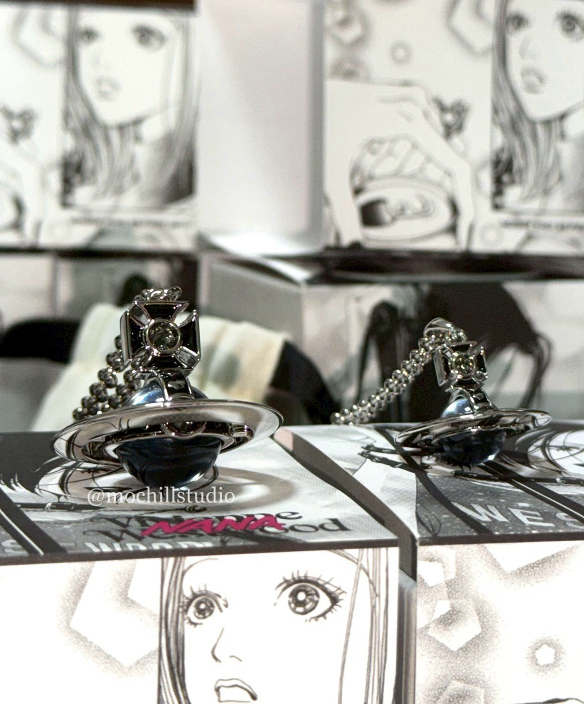 （現貨！）Vivienne Westwood X NANA VWXNANA限量聯名法瑯立體土星項鍊（共2色！）