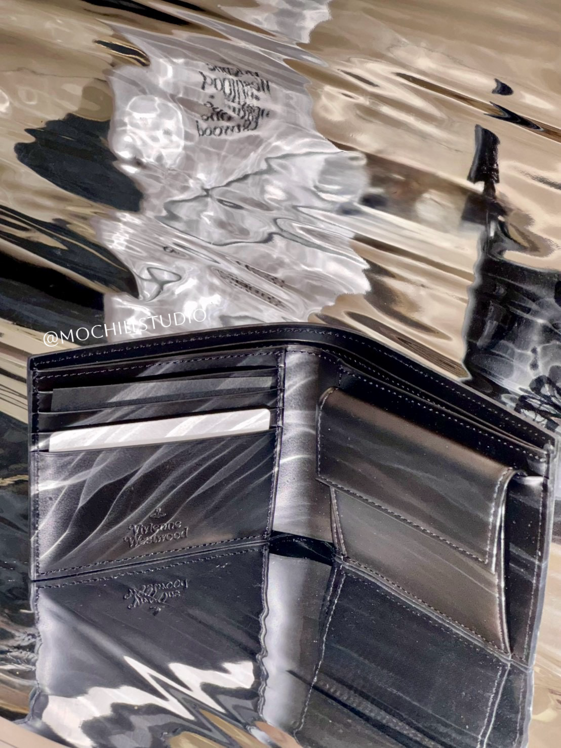 Vivienne Westwood Man. Bifold Wallet 啞光浮雕零錢袋皮夾