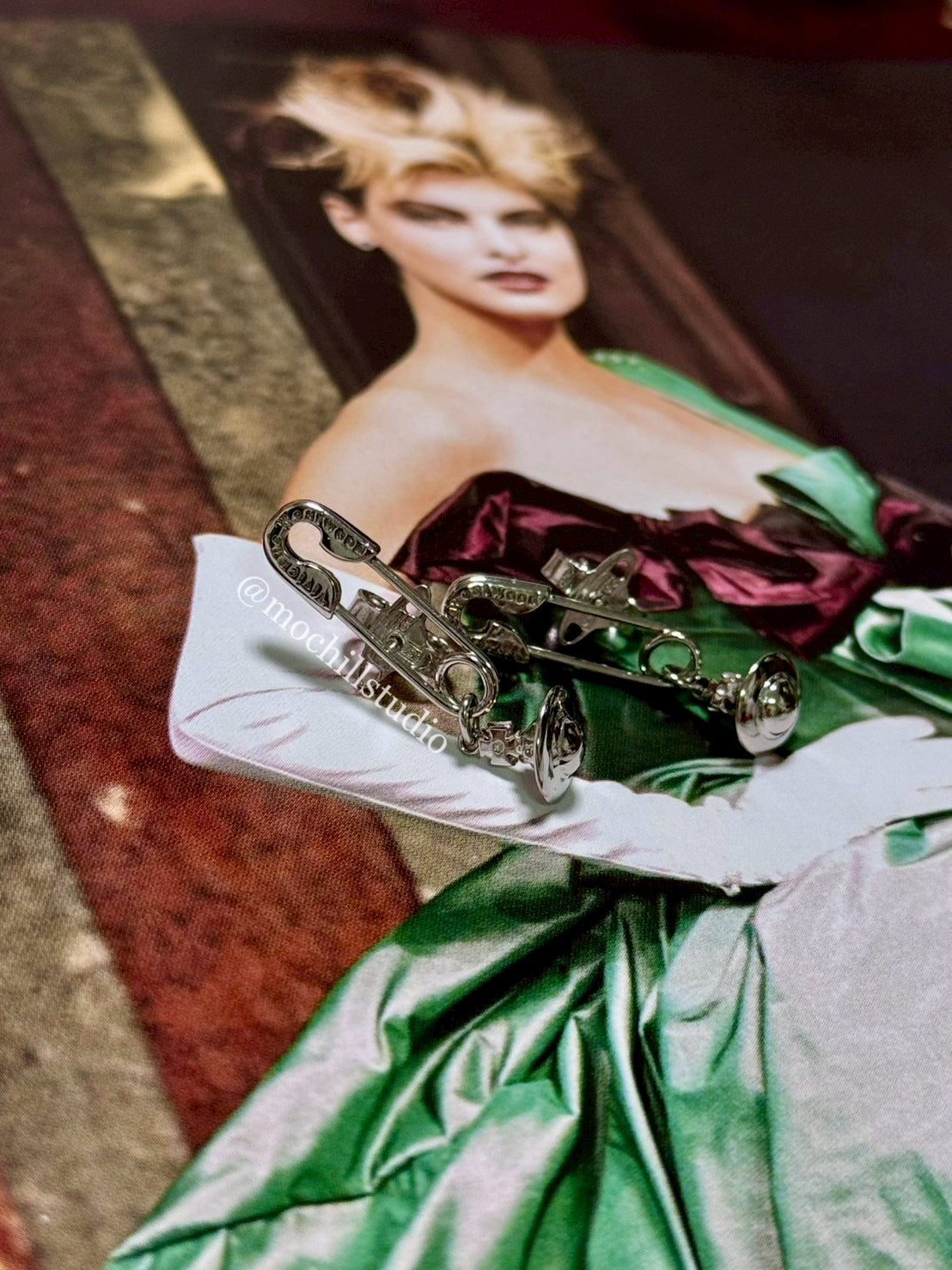 Vivienne Westwood Safety Pin Earrings 純銀立體別針土星耳環