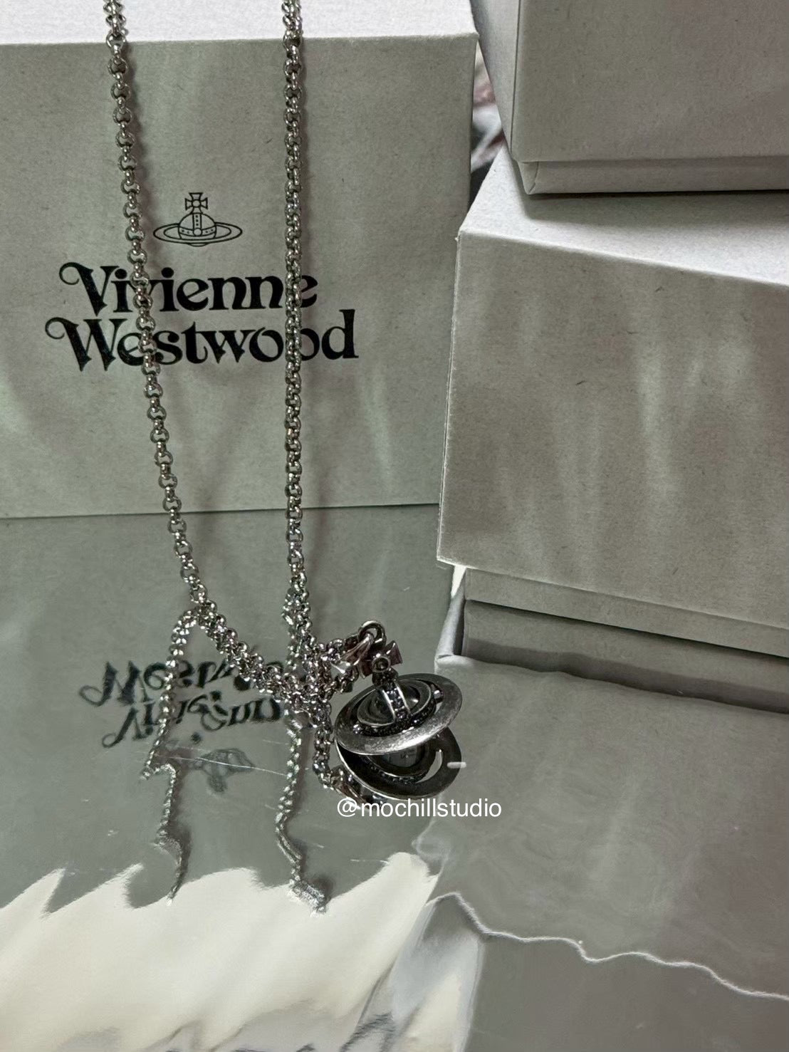 (現貨！）Vivienne Westwood MAN. New Petite Orb Pendant Necklace 做舊立體土星小號項鍊