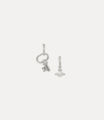 Vivienne Westwood Baya Earrings 純銀鑰匙土星不對稱耳環