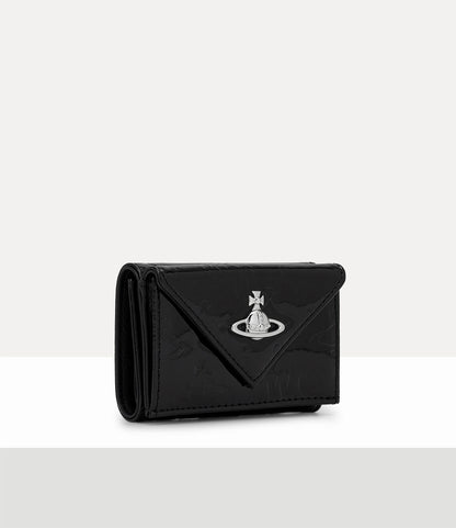 日本限定！Vivienne Westwood Jean Envelope Wallet 立體土星壓紋漆皮三折信封短夾 （共2色！）