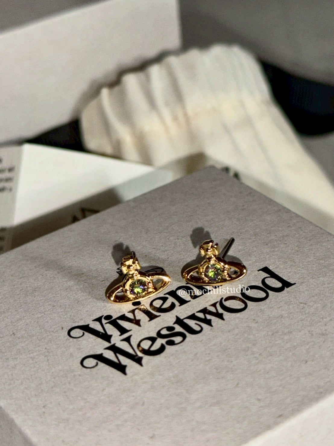 Vivienne Westwood Nano Solitaire Earrings 經典水晶土星耳環（多色！）