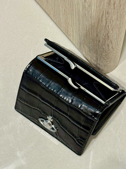 （限時特價！）Vivienne Westwood CROCODILE Frame Wallet 鱷魚紋立體土星三折口金短夾 （共5色！）