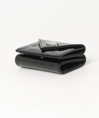 日本限定！Vivienne Westwood Jean Envelope Wallet 立體土星壓紋漆皮三折信封短夾 （共2色！）