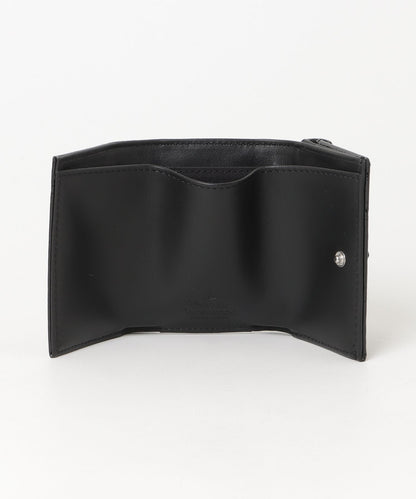日本限定！Vivienne Westwood Jean Envelope Wallet 立體土星壓紋漆皮三折信封短夾 （共2色！）