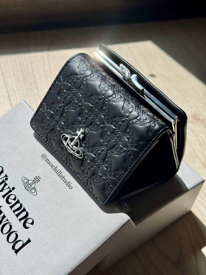 Vivienne Westwood Orborama 滿版土星壓紋雙折口金短夾