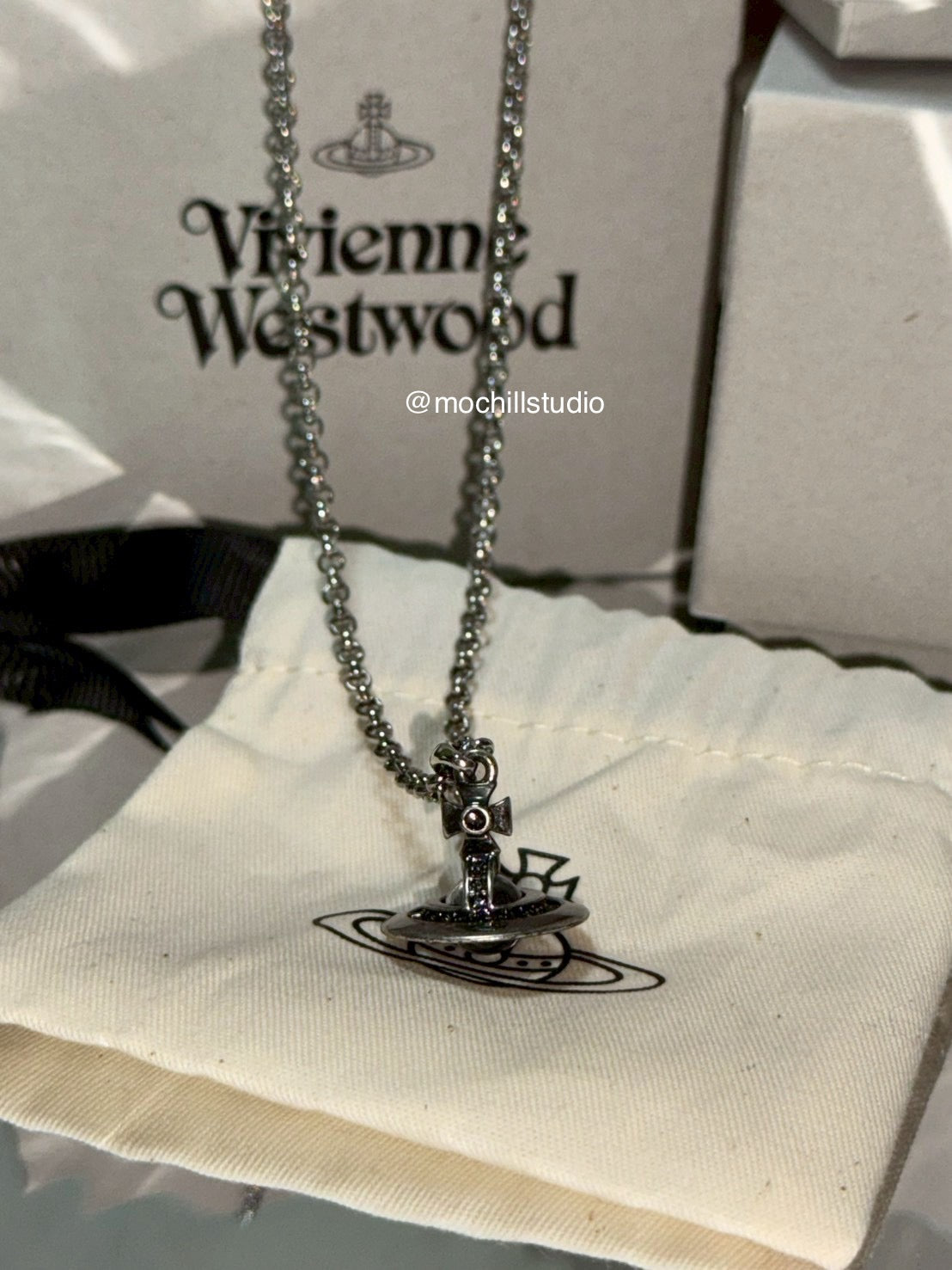 (現貨！）Vivienne Westwood MAN. New Petite Orb Pendant Necklace 做舊立體土星小號項鍊