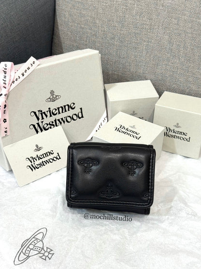 Vivienne Westwood Flap Wallet 土星壓紋澎澎三折短夾 (共2色！）