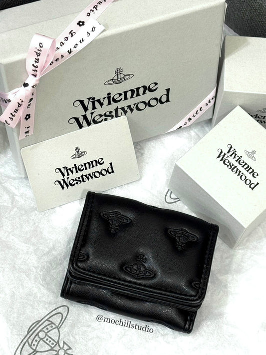 Vivienne Westwood Flap Wallet 土星壓紋澎澎三折短夾 (共2色！）