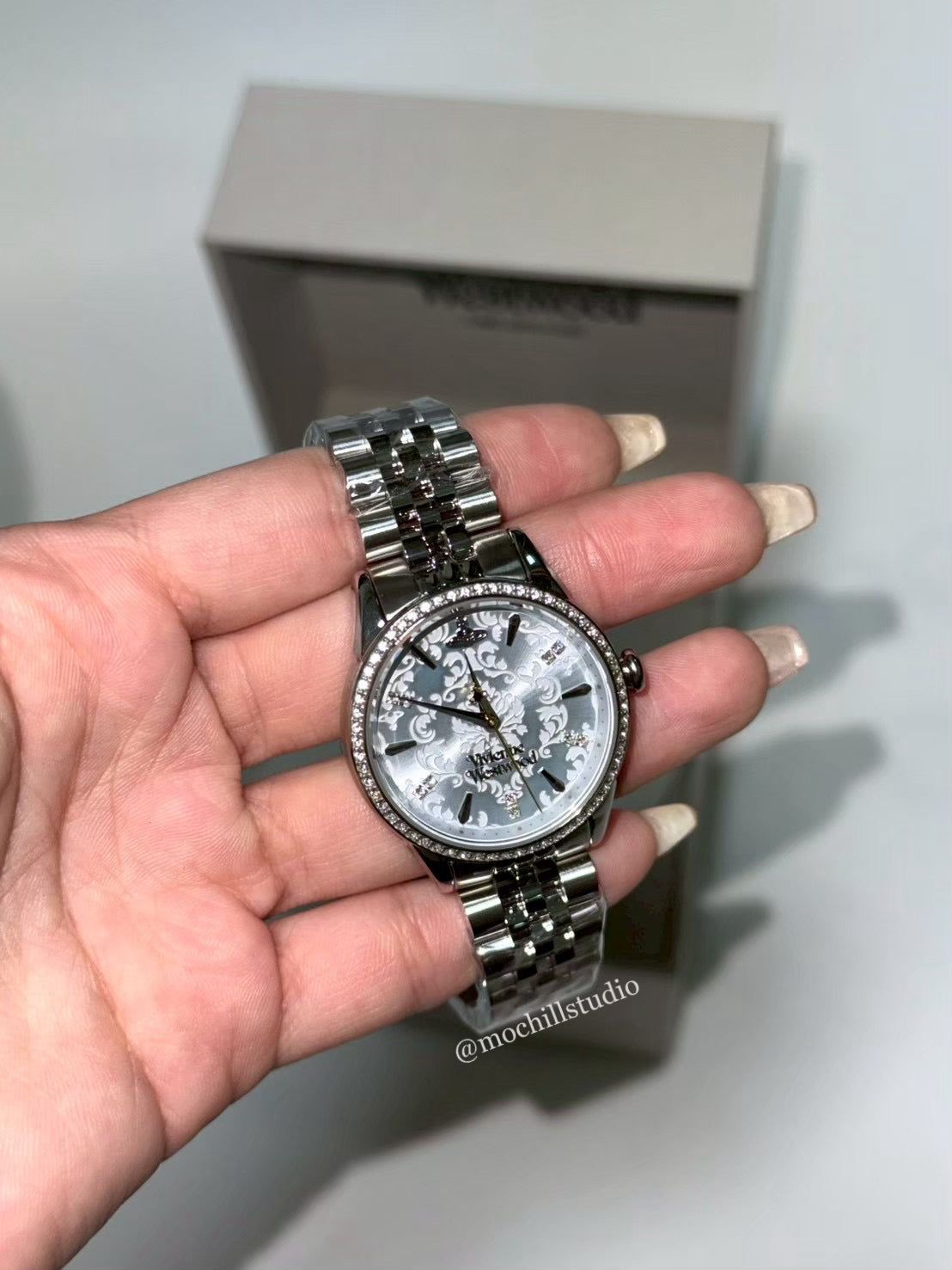 Vivienne Westwood Little Wallace Watch 雕花水鑽手錶