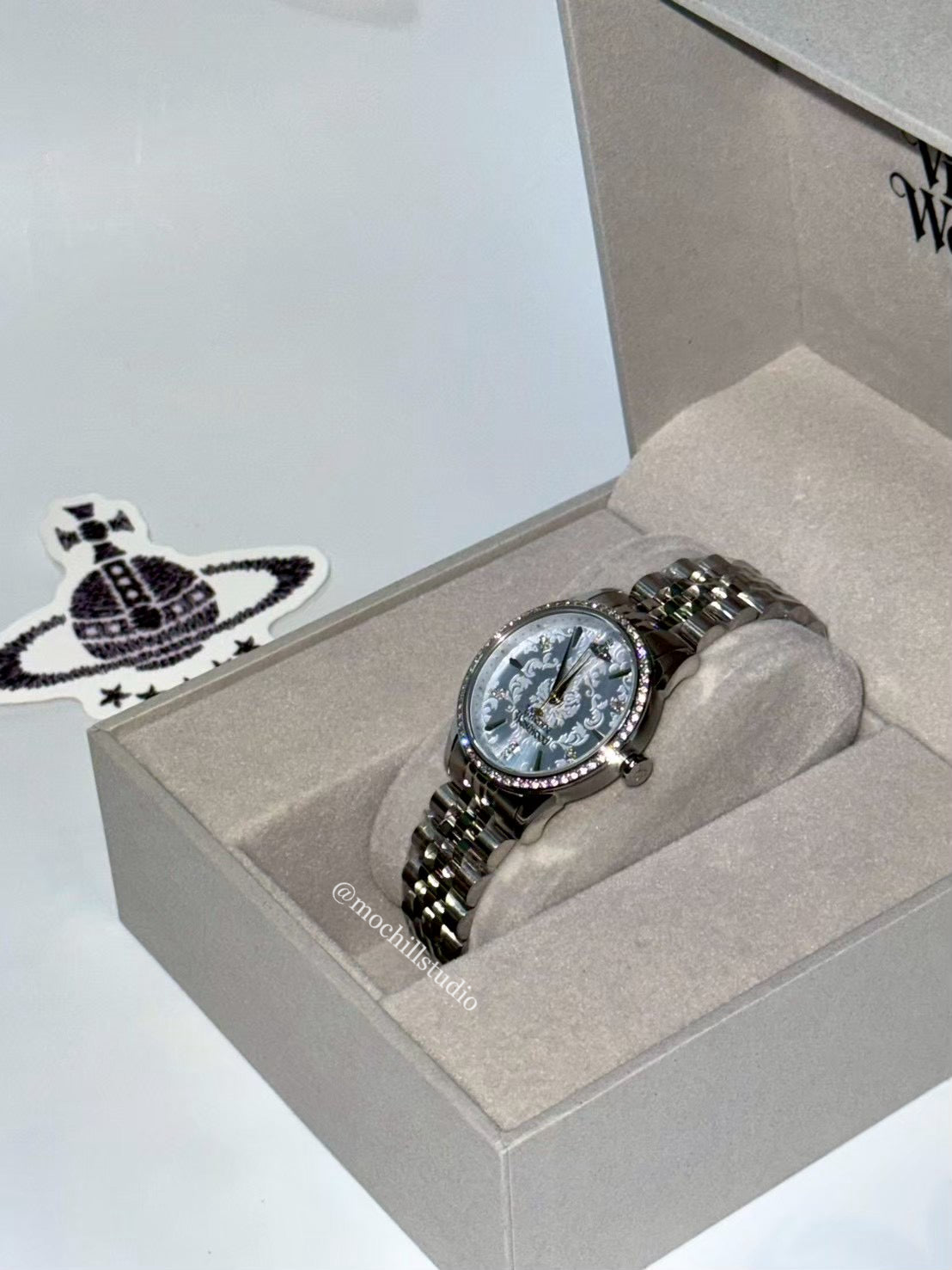 Vivienne Westwood Little Wallace Watch 雕花水鑽手錶