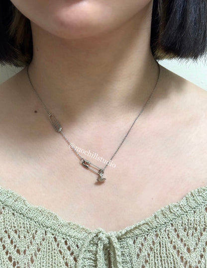 Vivienne Westwood Safety Pin Necklace 土星別針純銀項鍊