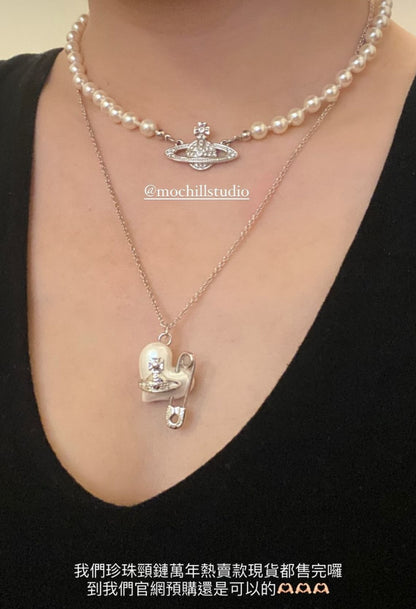 Vivienne Westwood Mini Bas Relief Pearl Choker 經典滿鑽土星珍珠頸鍊（共3色！）