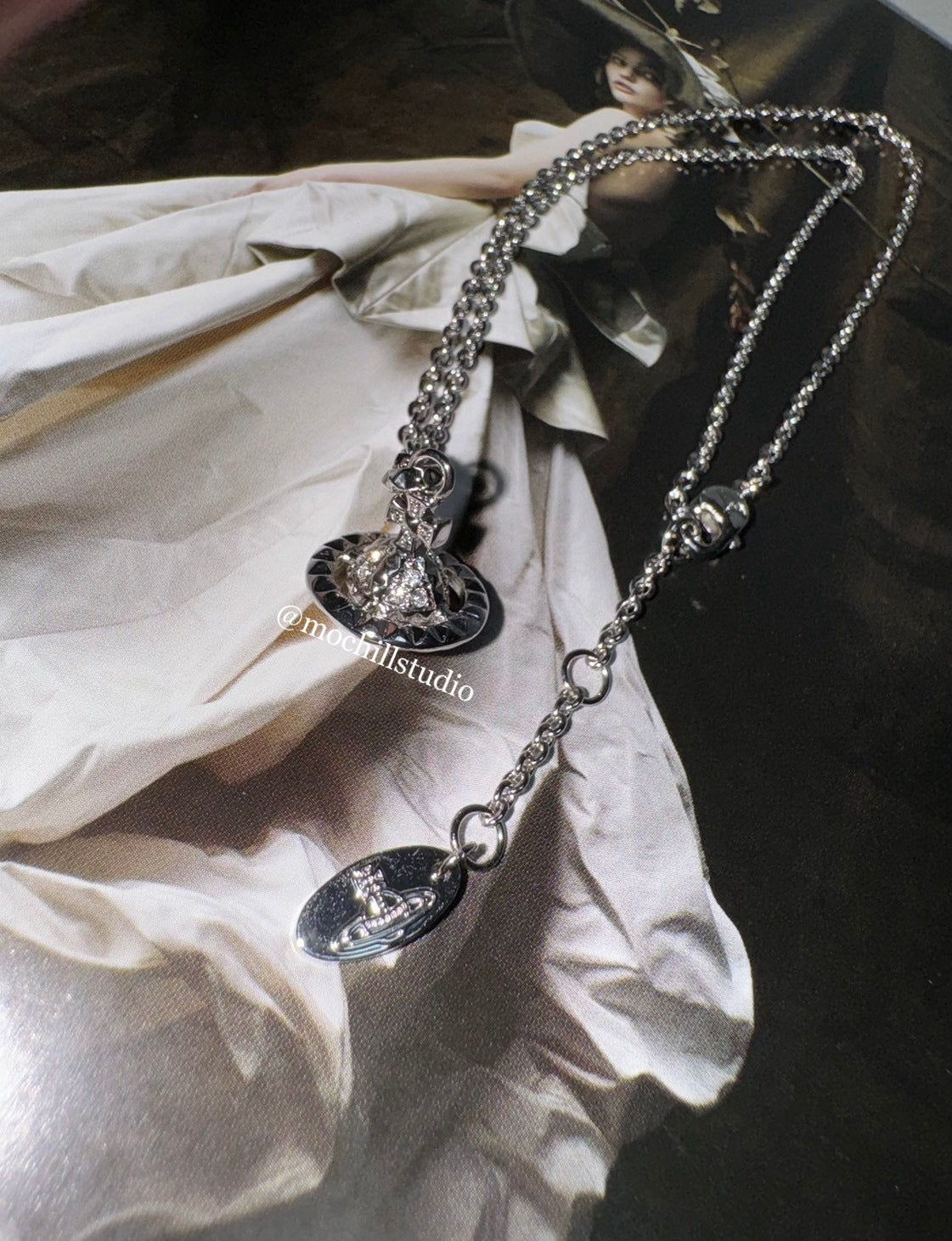 Vivienne Westwood Mayfair Small Orb Necklace 卯釘水晶立體土星項鍊（共3色！）