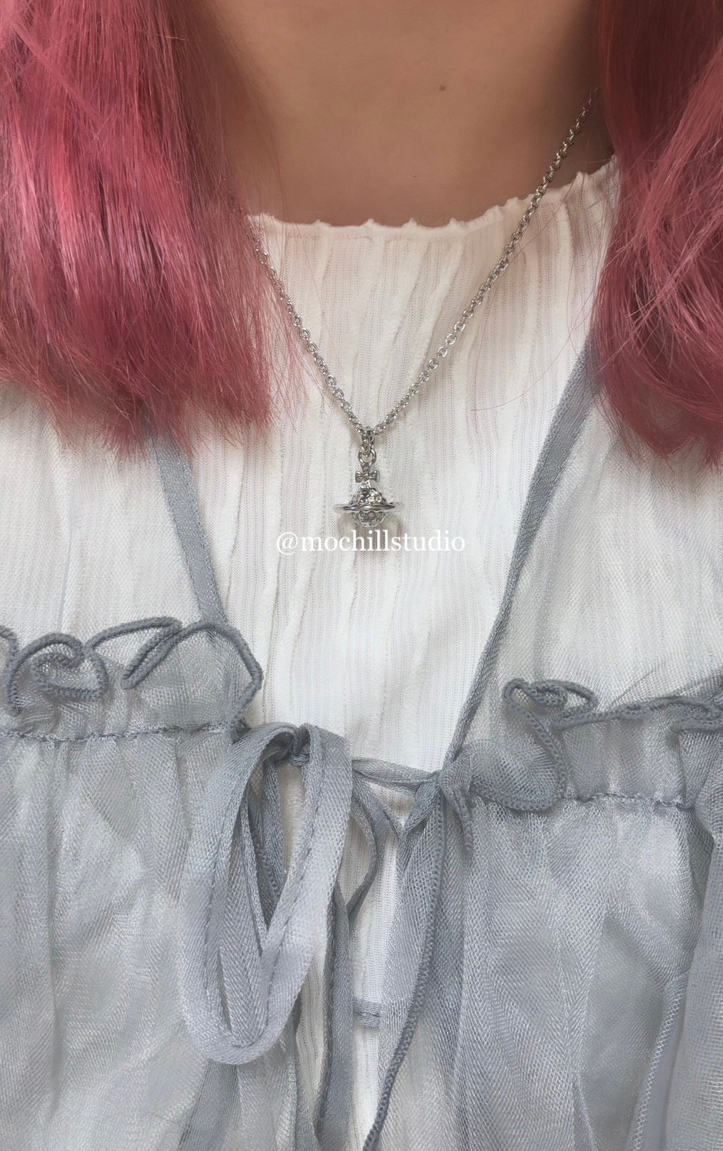 Vivienne Westwood Mayfair Small Orb Necklace 卯釘水晶立體